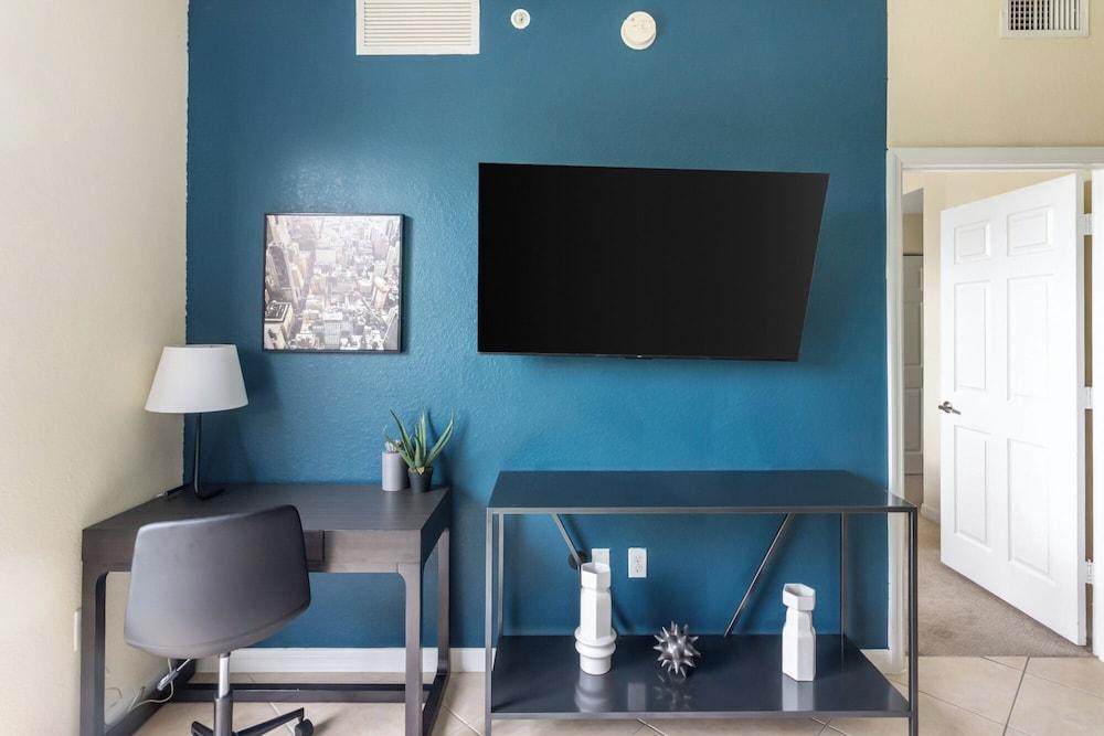 Miramar Apartments By Landing photo 10