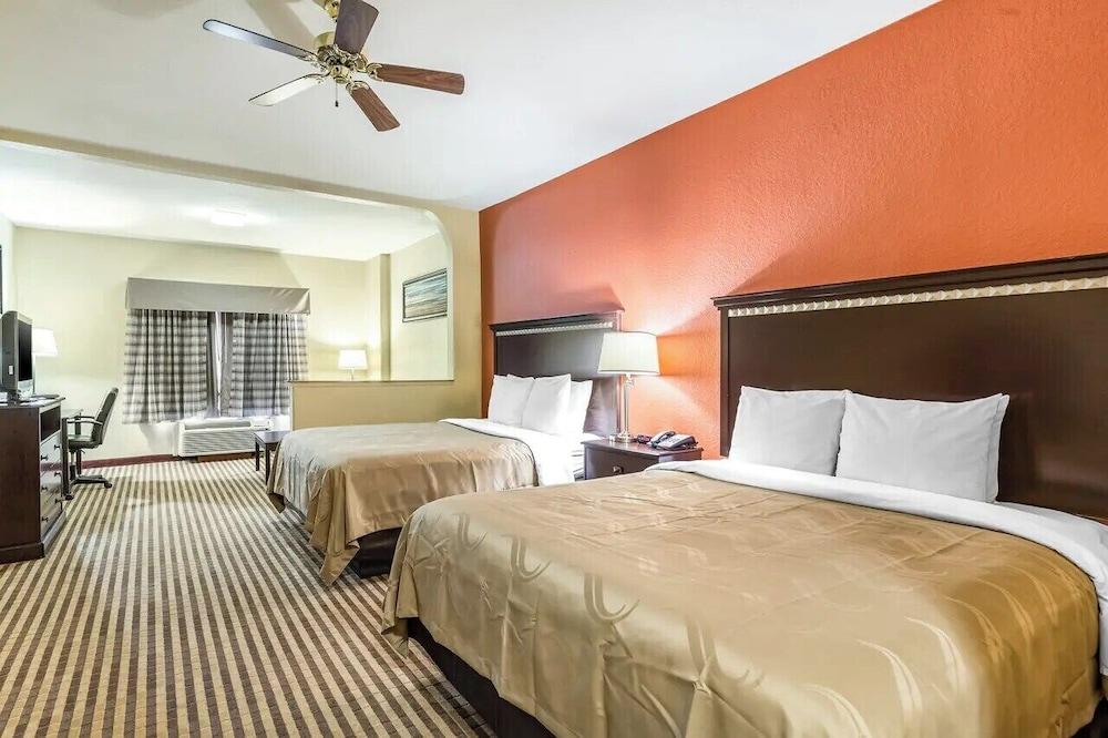 CasaBlanca Inn & Suites Houston photo 13