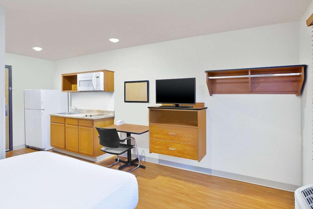 WoodSpring Suites Columbus Urbancrest photo 8