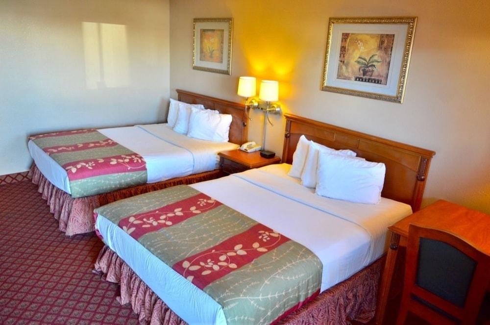 Americas Best Value Inn Stephenville photo 9
