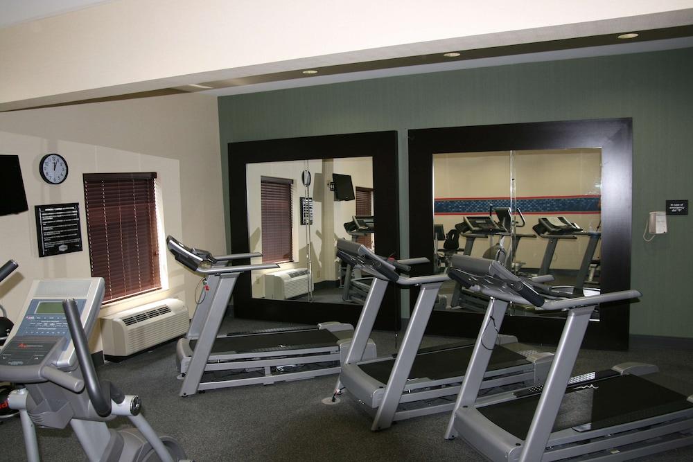 Hampton Inn & Suites West Point photo 15