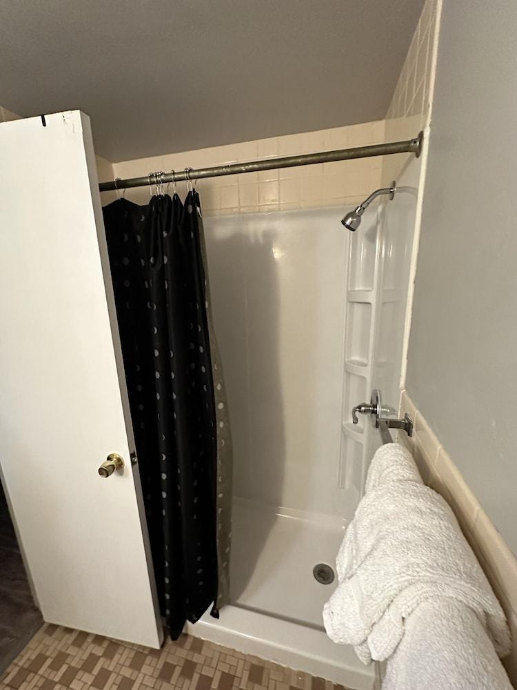 Budget Inn photo 6