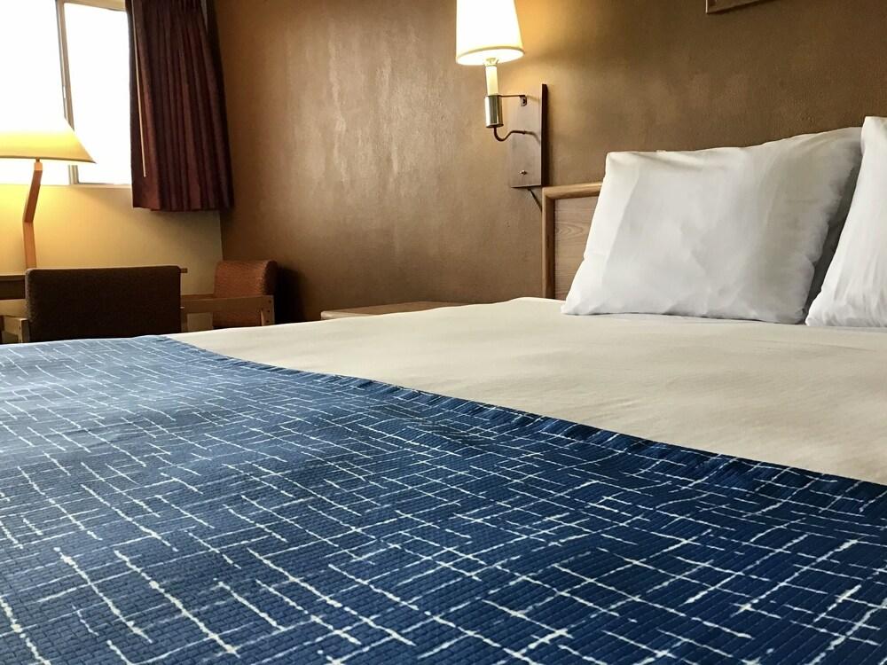 Travelodge by Wyndham Powell photo 14