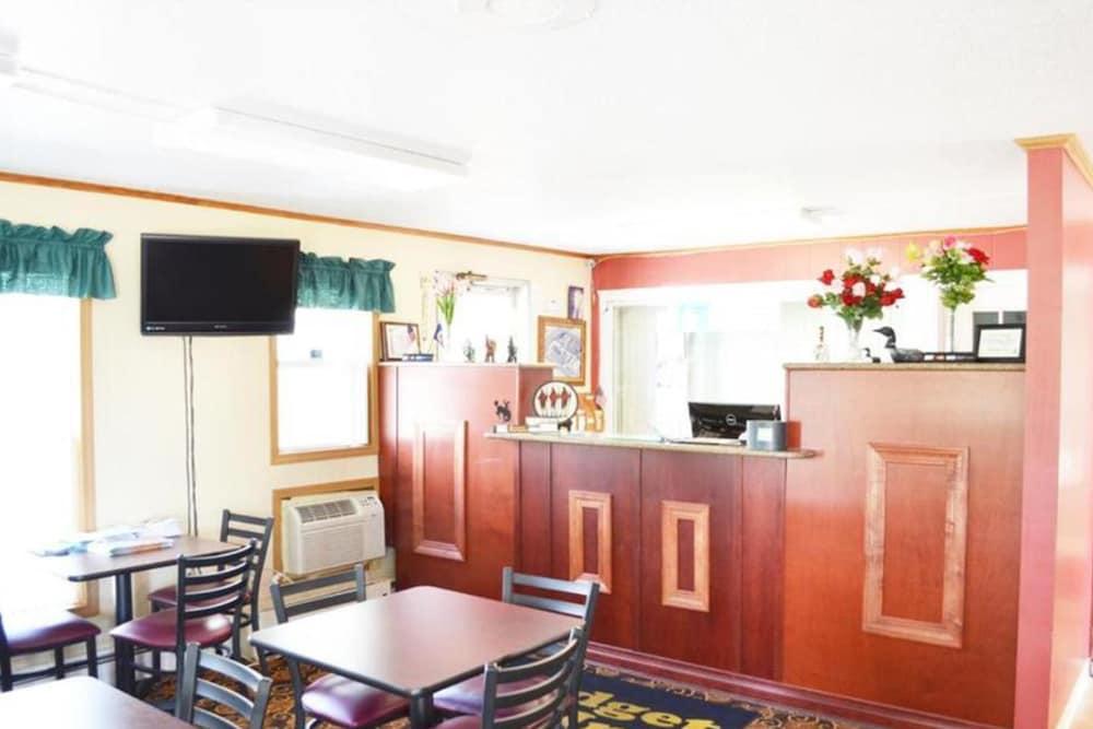 Budget Inn photo 2