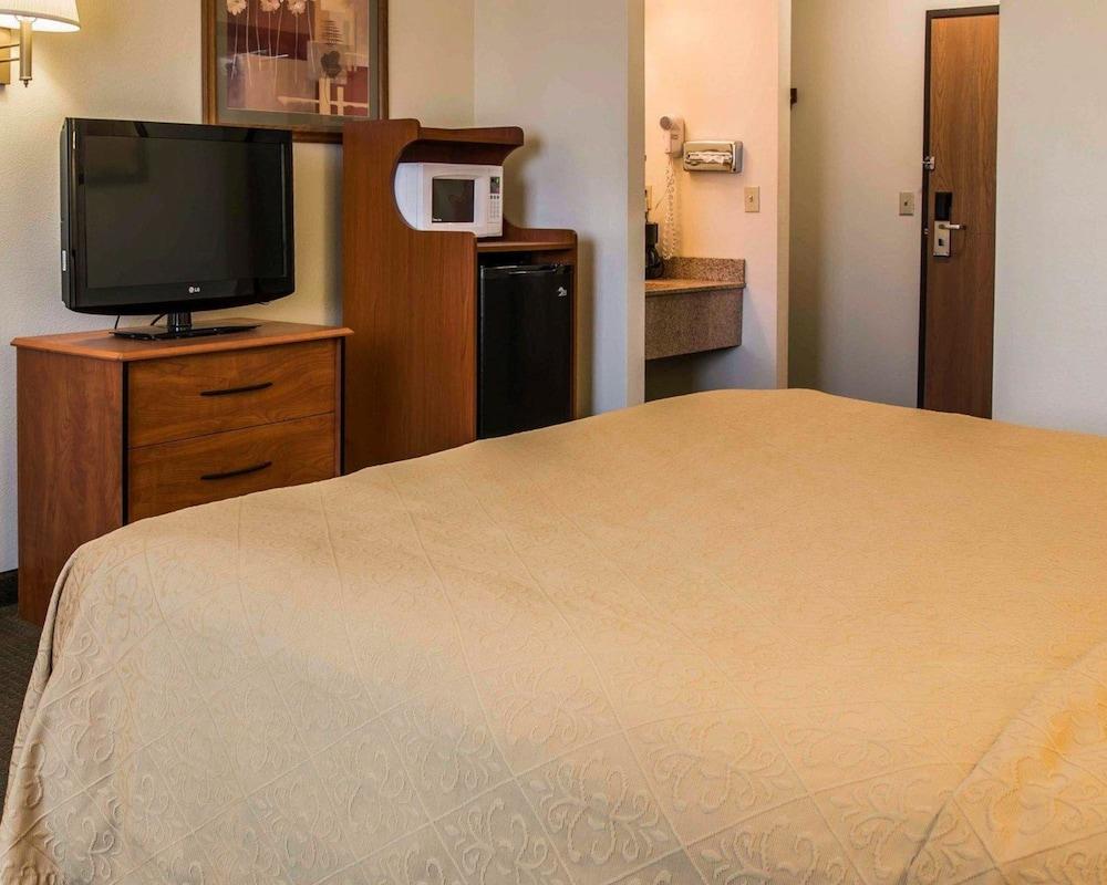 Quality Inn Durand I-69 photo 18