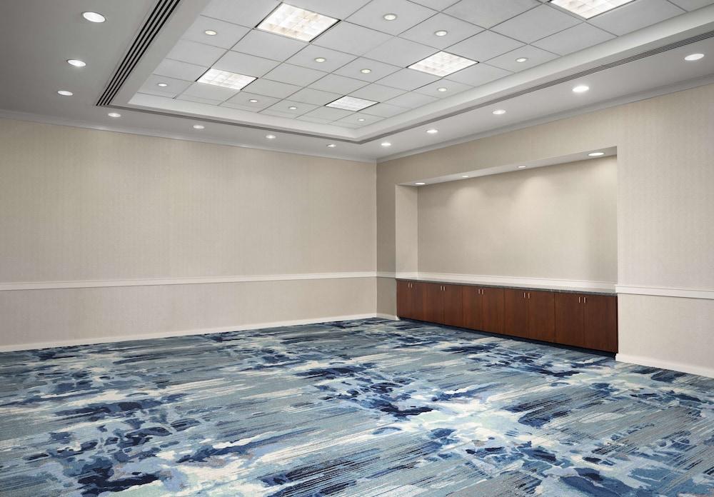 Hilton Virginia Beach Oceanfront photo 8