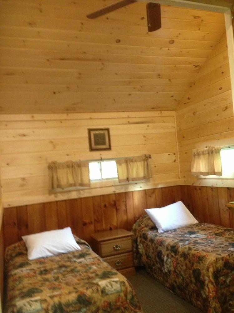 Lake George Diamond Cove photo 54