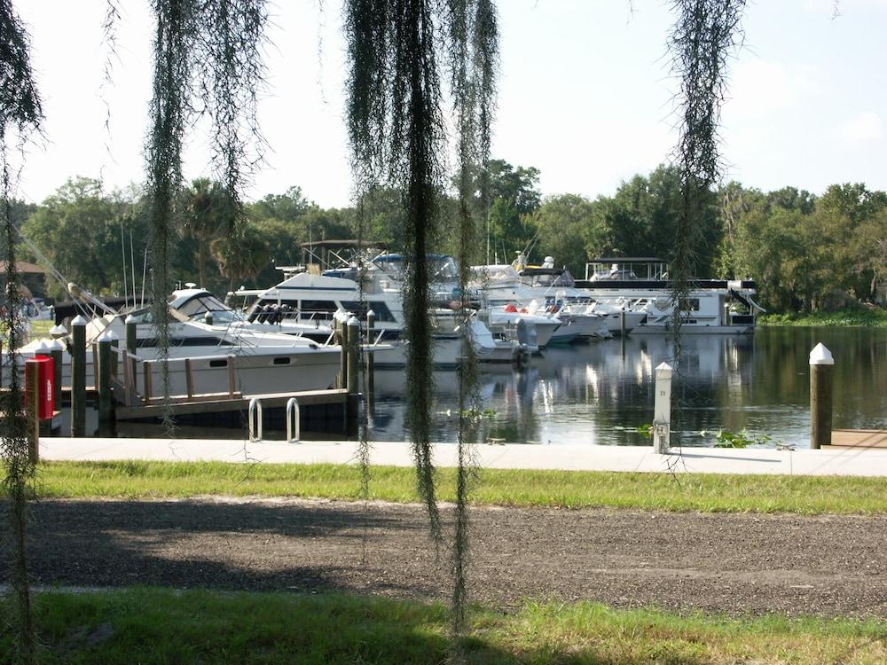 Astor Bridge Marina & Motel photo 22