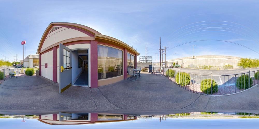 1 Life Studio and Suites photo 35