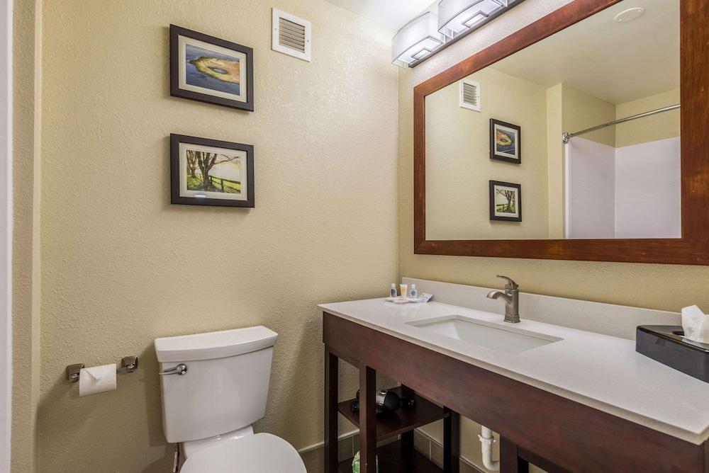 Comfort Inn & Suites Dayton North photo 26