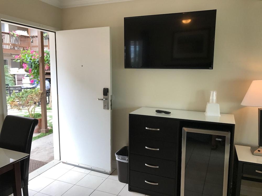 Ocean Beach Hotel photo 43