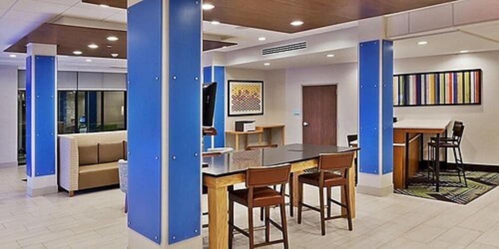 Holiday Inn Express and Suites Griffin by IHG photo 2