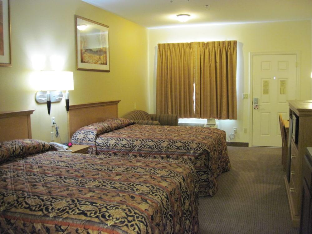 Texas Inn Weslaco photo 6
