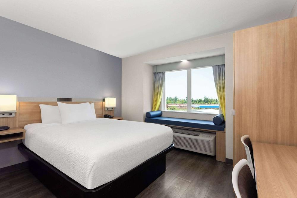 Microtel Inn & Suites by Wyndham Panama City photo 17