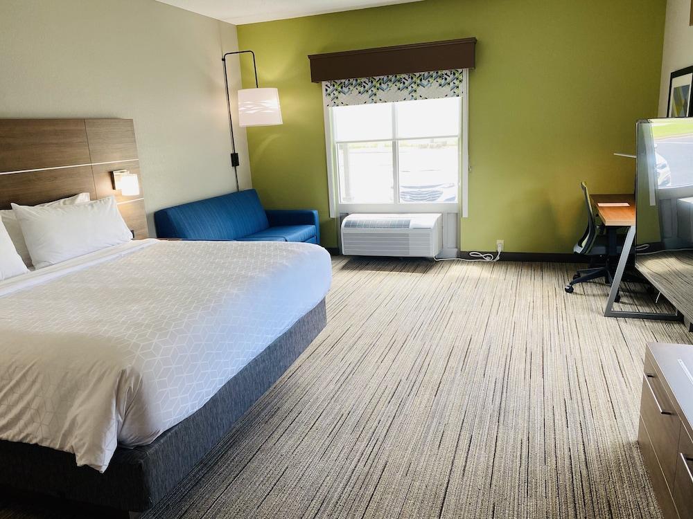 Holiday Inn Express & Suites Enterprise by IHG photo 14