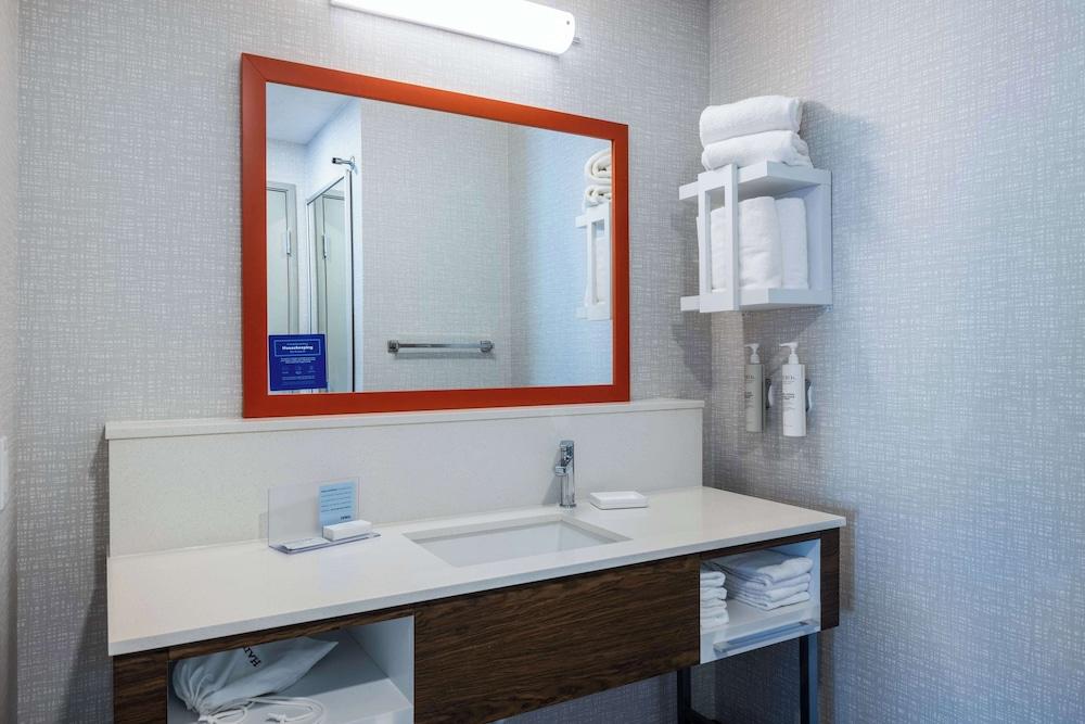 Hampton Inn & Suites Casper photo 29