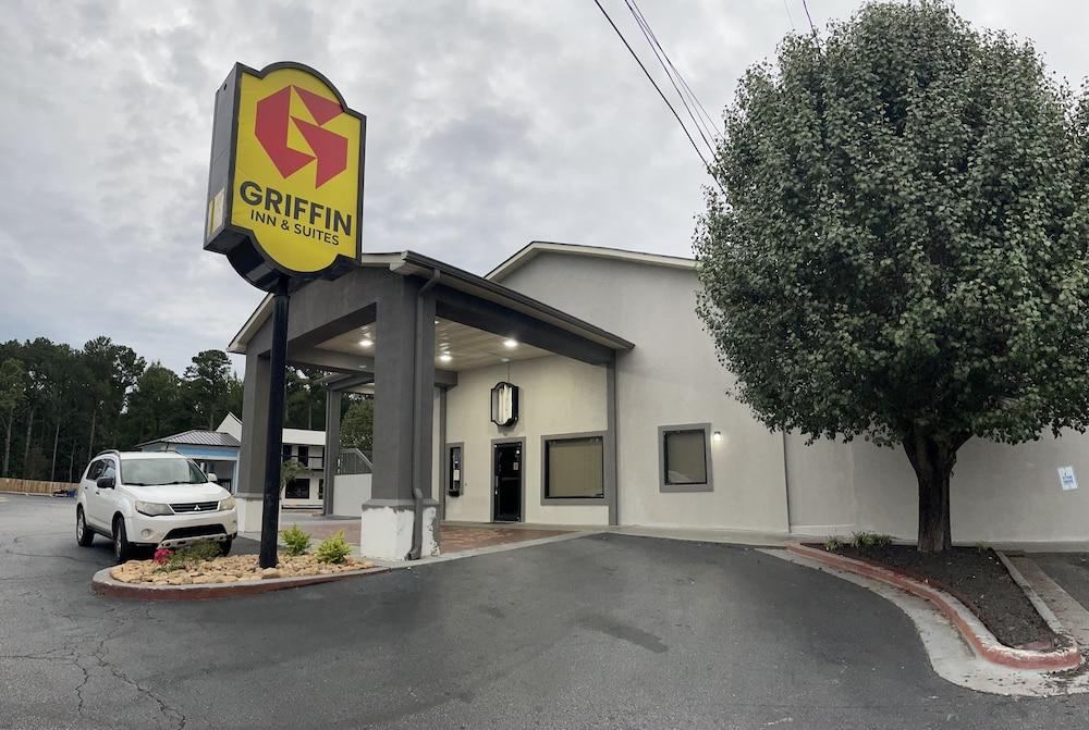 Griffin Inn and Suites photo 13