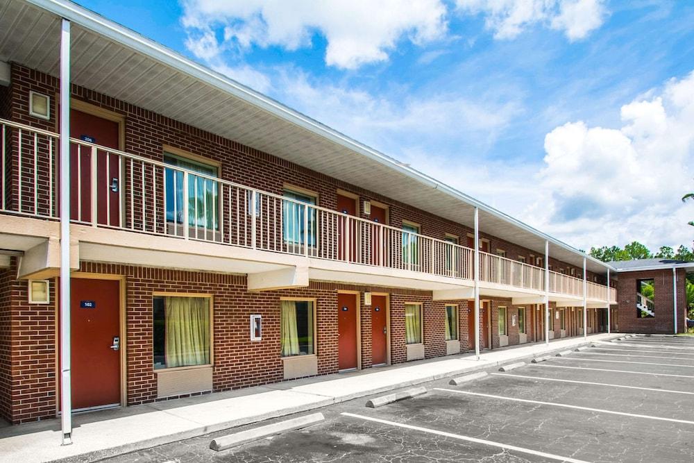 SureStay by Best Western Jacksonville Airport photo 1