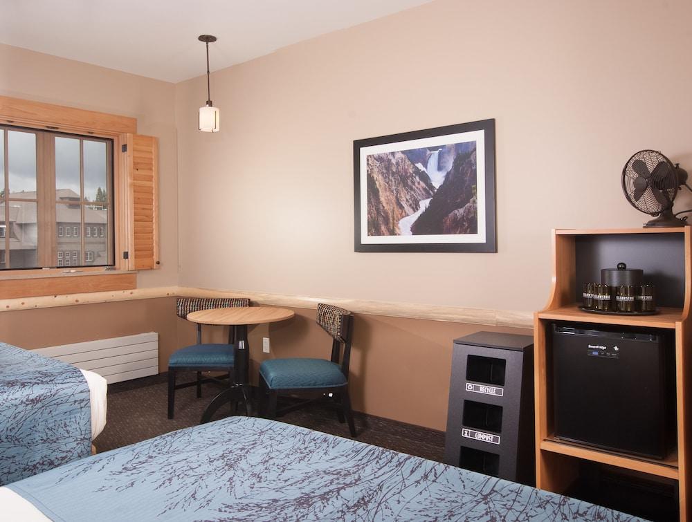 Canyon Lodge & Cabins - Inside the Park photo 28