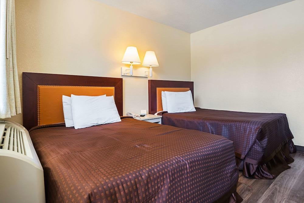 Rodeway Inn Kissimmee Maingate West photo 24