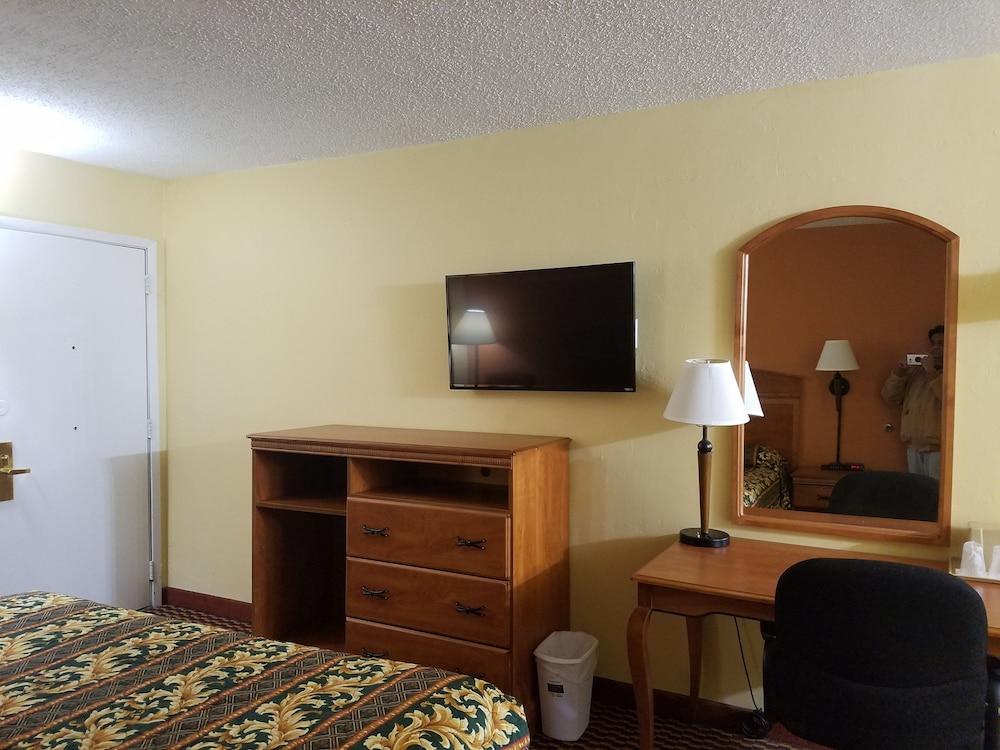 Budget Inn photo 20