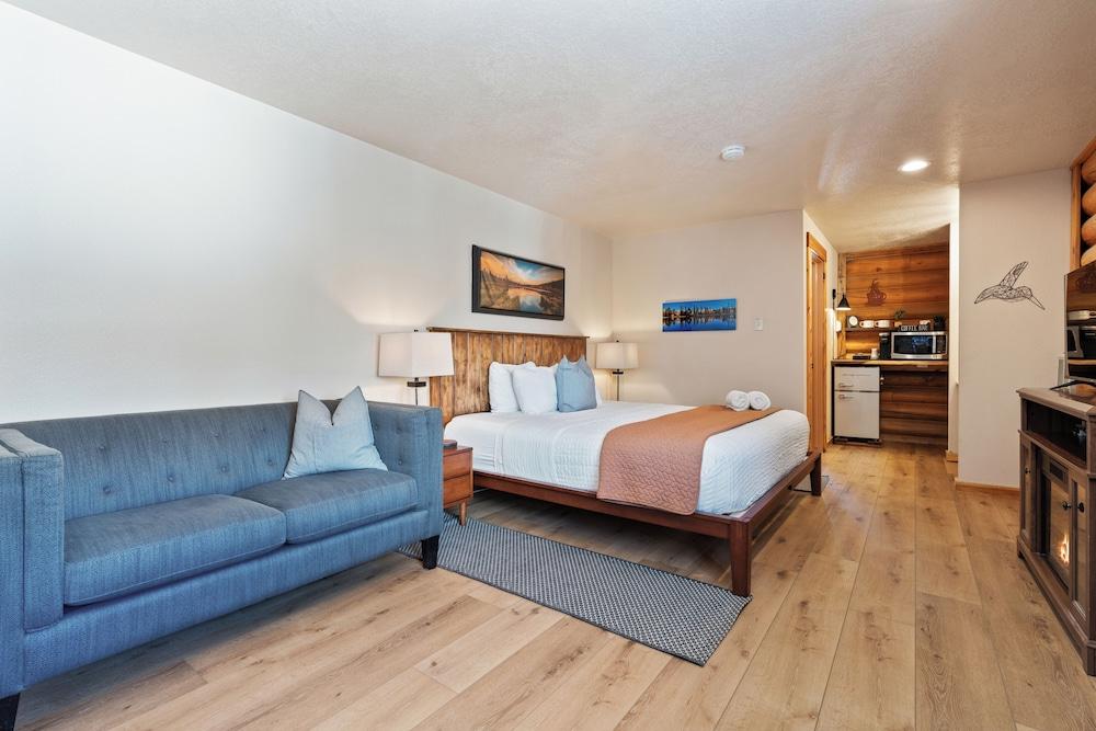 Duck Creek Village Inn photo 88