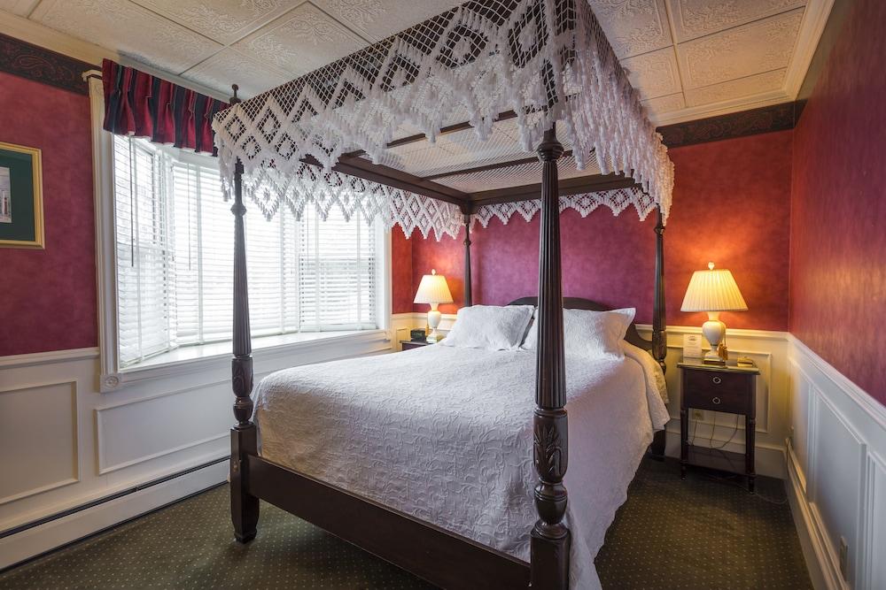 Stafford's Bay View Inn photo 17