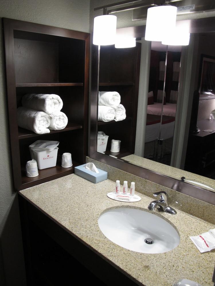 Sonesta Essential Rapid City photo 65