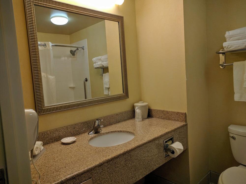 Holiday Inn Express Hotel & Suites Merced by IHG photo 15