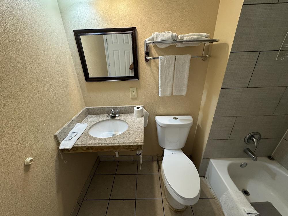 Country Inn-Giddings photo 14