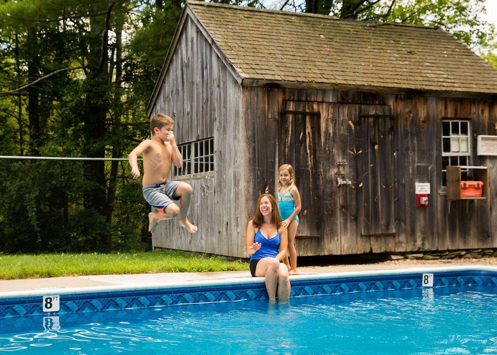 Old Sturbridge Inn and Reeder Family Lodges photo 17