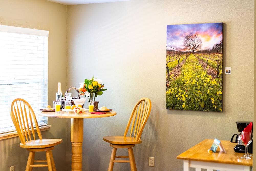Aurora Park Cottages photo 6