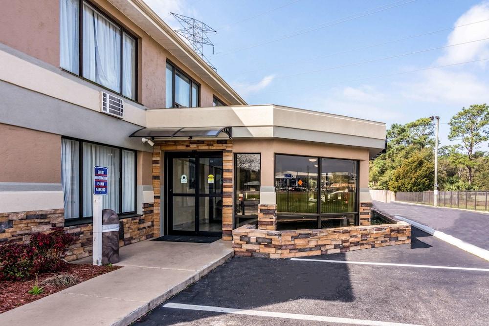Quality Inn Pensacola North photo 28