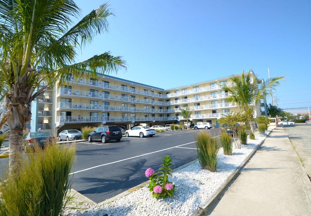 Coastal Palms Inn & Suites — hotel in Ocean City