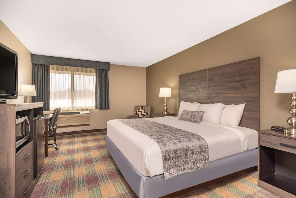 Baymont by Wyndham Baldwin photo 12