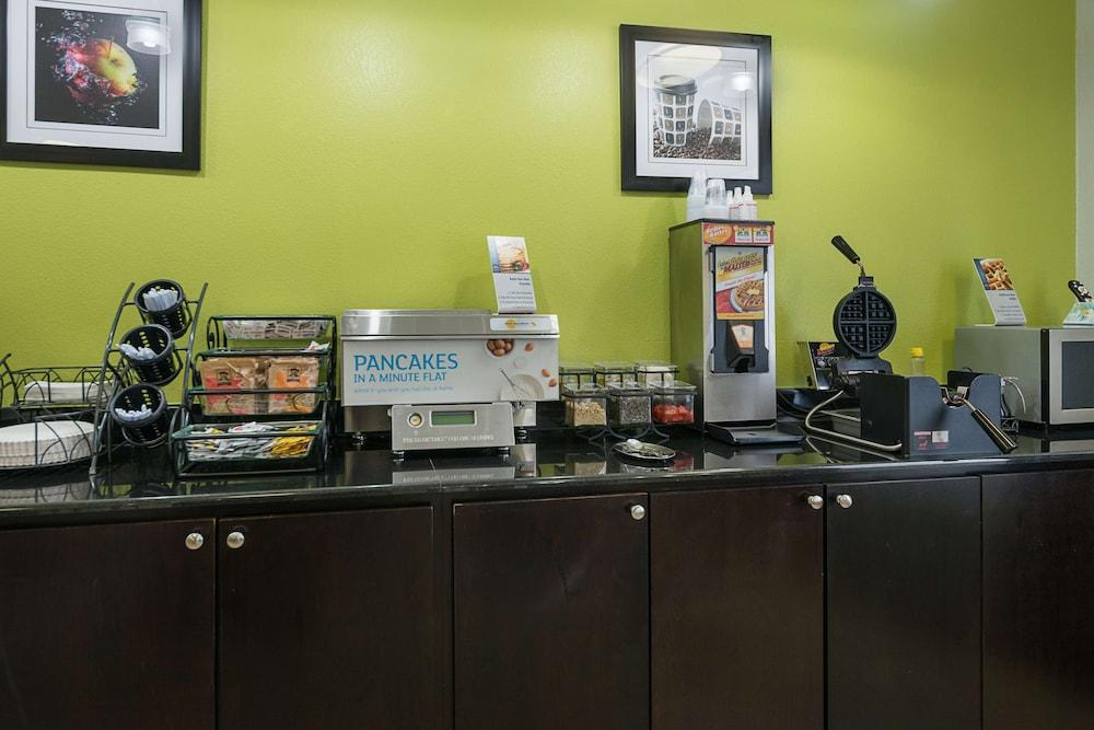 Best Western Plus Deridder Inn & Suites photo 49