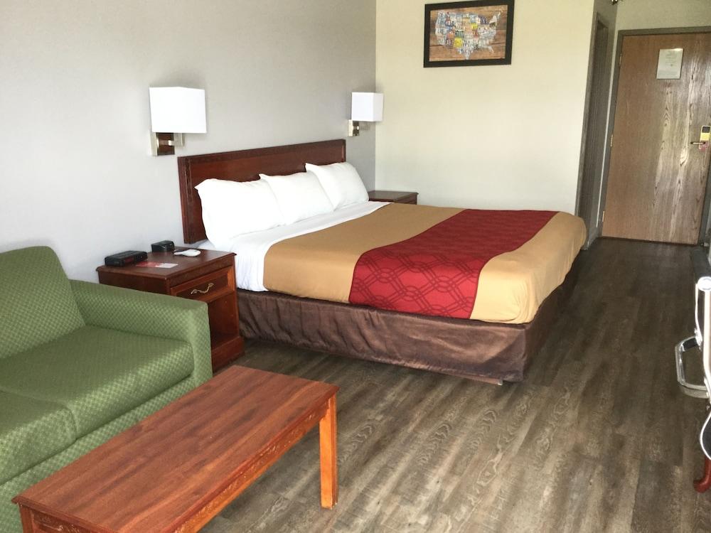 Econo Lodge Lincoln photo 7