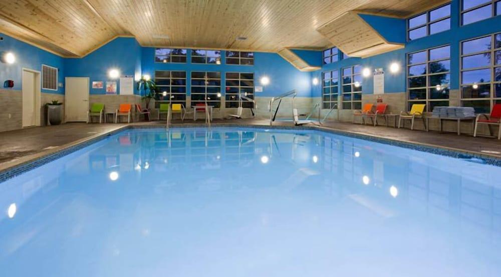 GrandStay Delano photo 9