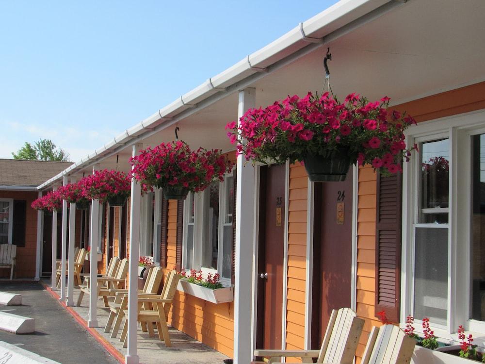 Acadia Gateway Motel photo 13