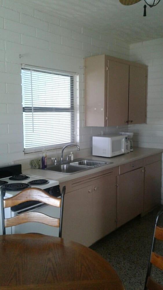 Astor Bridge Marina & Motel photo 5