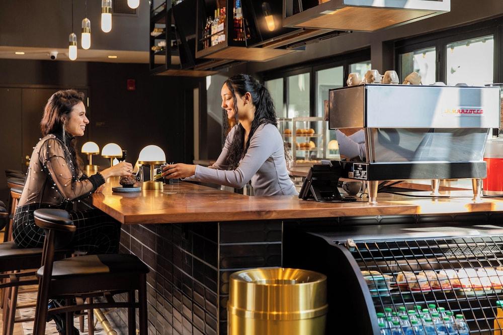 voco The Darwin Atlanta Midtown by IHG photo 56
