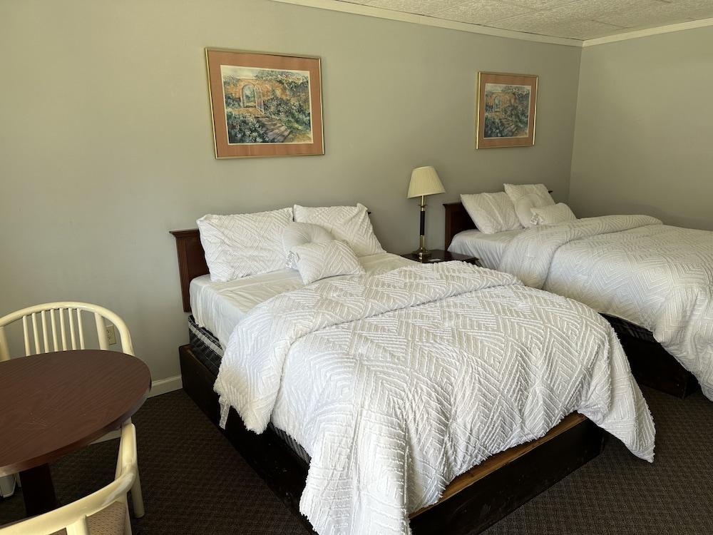 Economy Inn photo 4