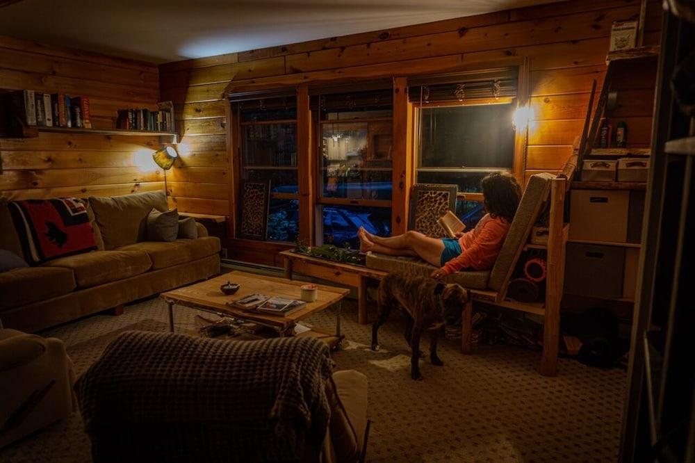 Upscale Hostel by Lake George & Gore Mtn photo 33