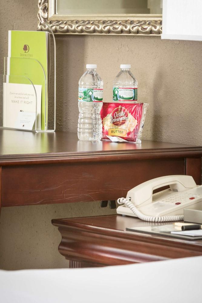 DoubleTree by Hilton Boston - Milford photo 26