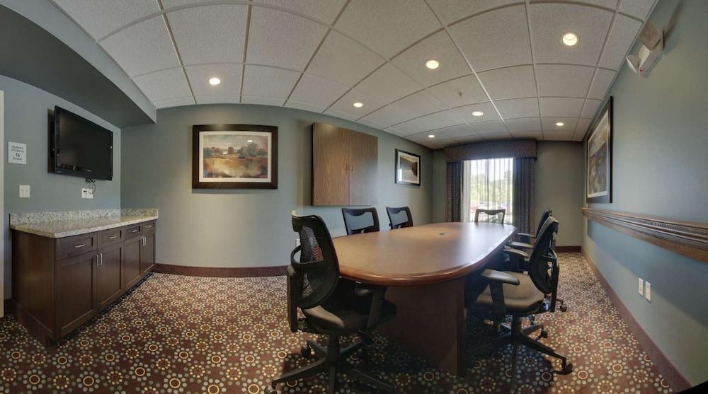 Hampton Inn & Suites Grafton photo 36