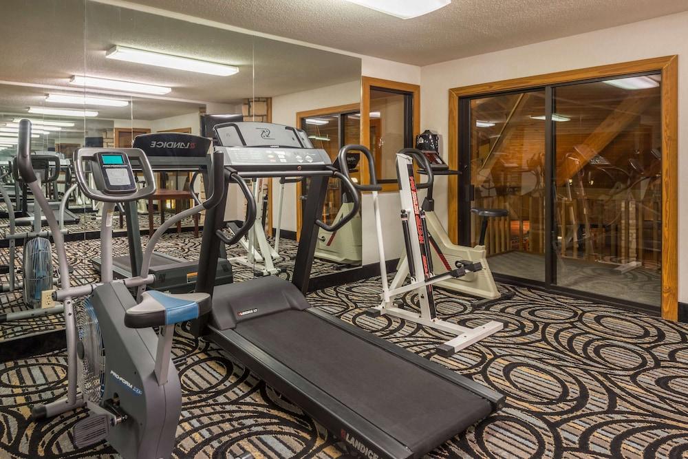 Baymont by Wyndham Metropolis photo 32