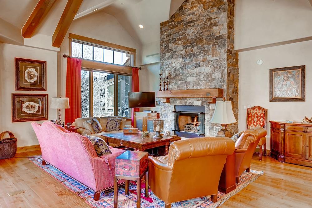 Arrowhead Village, A Vail Resorts Property photo 5