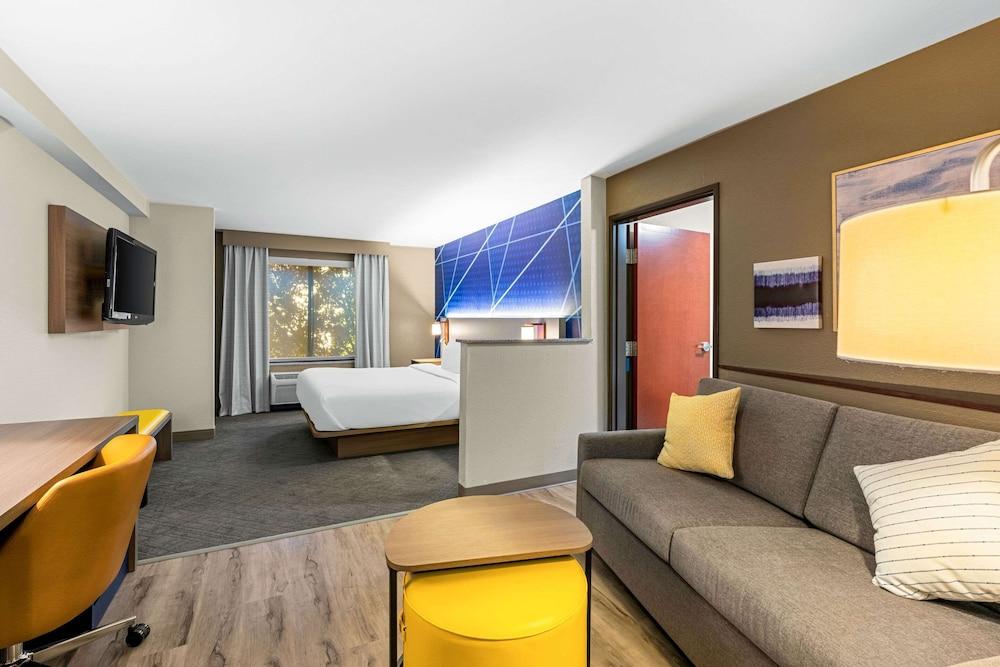 Comfort Suites Vacaville-Napa Valley Area photo 7