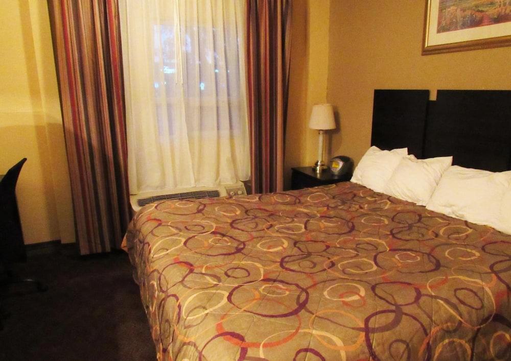 Red Rock Inn photo 11
