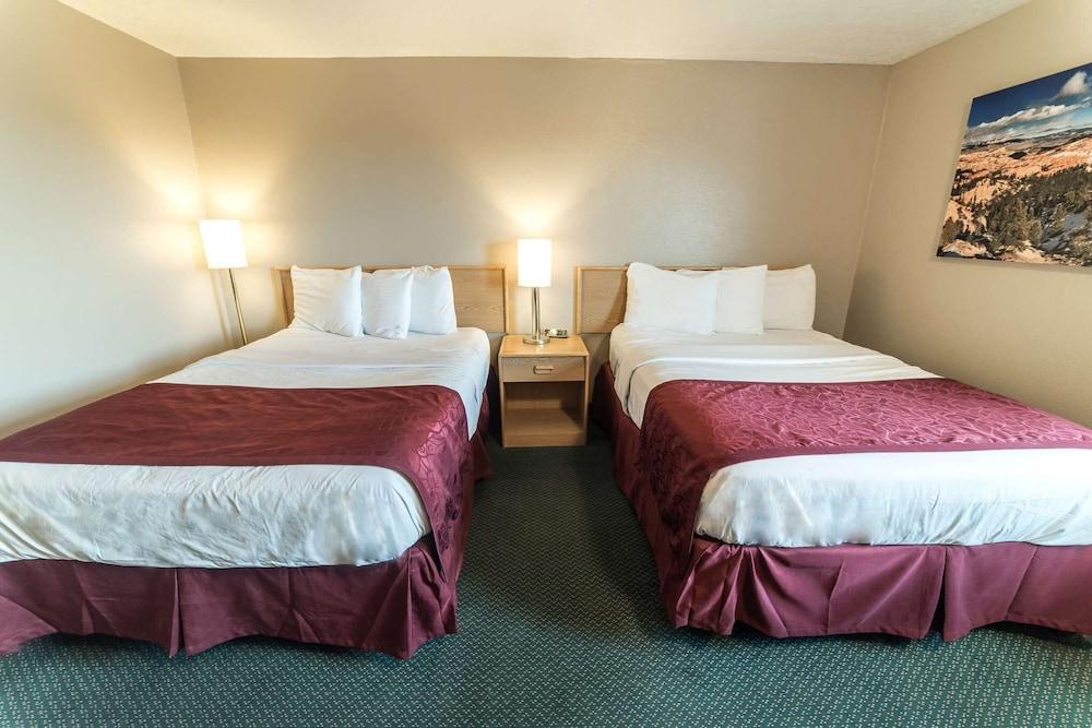 Red Ledges Inn photo 8